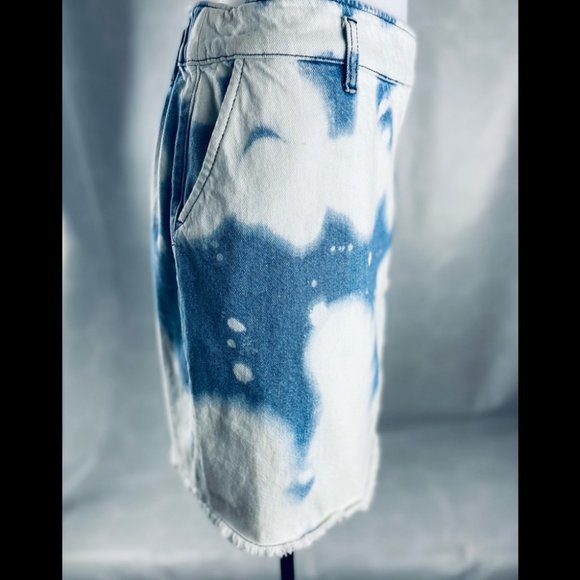 Urban Outfitters BDG Polly Bleached Denim Button up Jean Mini Skirt Size Med - Picture 10 of 10